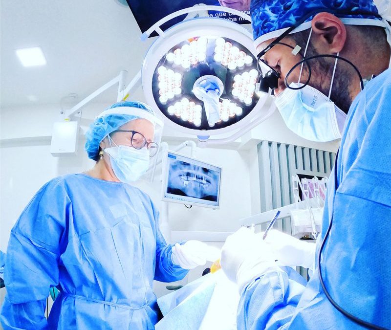 Como proceder após uma cirugia oral (“Dentes fixos em 1 dia”, entre outros)